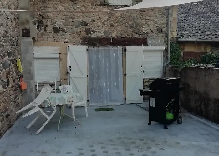 Maison Lafayette * Saint-Geniez-dʼOlt